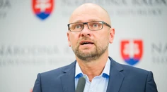 R. Sulík v Na telo: Čakajú nás dlhé a bolestivé mesiace. Ekonomika môže padnúť o 5 až 10 percent