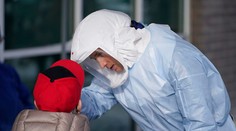 Pribudlo vyše 15-tisíc infikovaných, chorobe podľahlo 20 ľudí. Stúpli aj hospitalizovaní