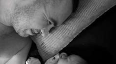 Nevyliečiteľne chorý Čech (33) v apríli zrušil asistovanú samovraždu, teraz sa dočkal narodenia dcéry