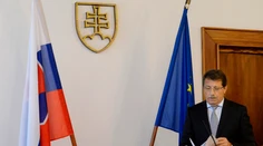 Paška rozhodol, že o Richterovi sa bude rokovať v noci