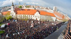 V Bratislave protestovali proti korupcii tisíce ľudí