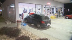 Muž v Prešove poprosil opitú kamarátku, aby vyskúšala brzdové svetlá. Namiesto toho nabúrala