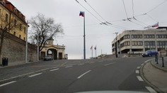 Takto bude vyzerať stožiar pred parlamentom. Pozrite si vizualizáciu