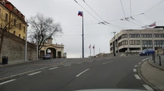 Takto bude vyzerať stožiar pred parlamentom. Pozrite si vizualizáciu