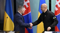 Vláda má záujem pokračovať v medzivládnych konzultáciách s Ukrajinou, tvrdí premiér