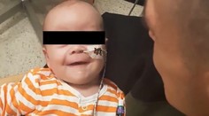 Z peňazí vyzbieraných na liečbu chorého syna si dala spraviť prsia a kúpila si nové auto