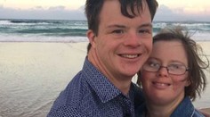 Pár s Downovým syndrómom zúfalo túži po svadbe a deťoch. Rodičia nesúhlasia