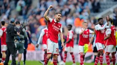 Arsenal sa priblížil k City na rozdiel bodu. Manchester United zaváhal proti West Hamu