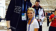 Chára chcel fotku s kráskou. Takto to dopadlo