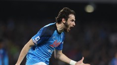 VIDEO: Hviezda Neapola s ďalším majstrovským gólom. Lobotkovci sú o krok bližšie k titulu