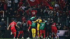 Turci aj Francúzi postúpili na šampionát, Island stratil šancu