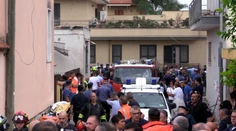 Rodinná tragédia pri Neapole. Počet obetí po výbuchu v dome stúpol na tri