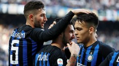 V milánskom derby triumf Interu, Juventus s prvou sezónnou prehro