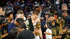 Keď ho draftovali, v telke šla reklama. Tučko nikoho nezaujímal, teraz vystúpil na basketbalový Everest