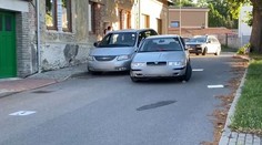 Tragédia v Česku: Nepripútané dieťa na prednom sedadle (†4) vypadlo z auta, zomrelo v nemocnici