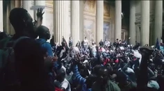 Ilegálni migranti obsadili Panteón v Paríži, žiadali vybavenie dokladov