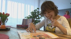 Viktória (13) je telesne aj mentálne postihnutá, v škole jej zrazu odobrali asistenta