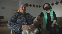 Každý Štedrý večer plače a čaká, že prídu. Starenka z domova seniorov svoje deti nevidela už 8 rokov