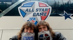 Slovanistom meškajú výplaty, hrozia, že nebudú hrať