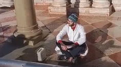Starosta Benátok im posiela ostrý odkaz. Klimatickí aktivisti postriekali bahnom Baziliku svätého Marka