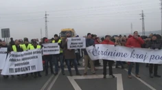 Svidníčania na protest voči zatvoreniu pôrodnice zablokovali dopravu
