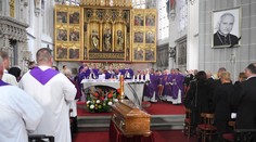 FOTO: V Dóme sv. Alžbety sa rozlúčili so zosnulým arcibiskupom Alojzom Tkáčom