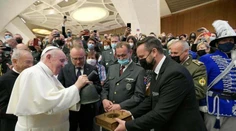 Pápež dostal vo Vatikáne symbolický dar z vďaky za návštevu Slovenska