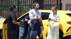 Desaťročný syn Bena Afflecka spôsobil dopravnú nehodu. V Lamborghini narazil do zaparkovaného BMW