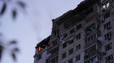 Masívny útok ruských dronov na Kyjev, hlásia jednu obeť a troch zranených