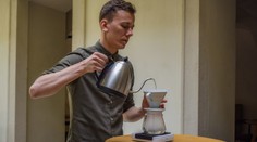 Pripravte si kávu ako od baristu len za pár eur. Pozrite si podrobný postup