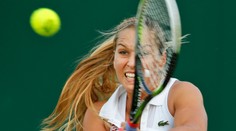 Cibulková postúpila do 3. kola dvojhry, v 3. sete otočila z 2:5