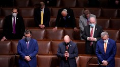 Kongres oficiálne potvrdil volebné víťazstvo Bidena, Trump z Bieleho domu odíde dobrovoľne