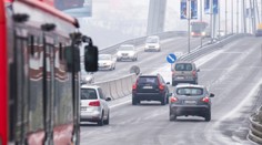 Varovanie SHMÚ: Pozor na hmly a poľadovice