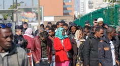 Americká vláda chce, aby armáda vykonávala zdravotné prehliadky migrantov