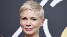 Zasnúbila sa? Michelle Williams sa na ruke trbliece diamantový prsteň