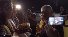 Škandál na návšteve Ukrajiny: Manželka izraelského premiéra zahodila chlieb so soľou