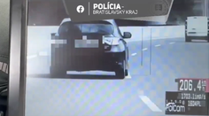 Alkohol za volantom: Žena na diaľnici prekročila rýchlosť o 80km/h. Polícia jej namerala 1,65 promile alkoholu