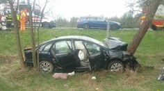 Štyria zranení po nehode na D2. Pre pristávanie vrtuľníka uzavreli diaľnicu