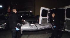 Objasnili záhadnú smrť muža, ktorého našli na schodoch. Nešlo o náhodu