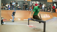 Skateboardista bez nôh dokáže robiť divy. Presvedčte sa sami!