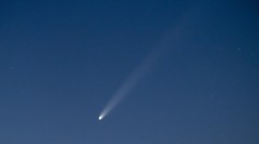 Niekoľko dní sa bude dať na večernej oblohe pozorovať kométa. Bude viditeľná v plnej kráse aj s chvostom