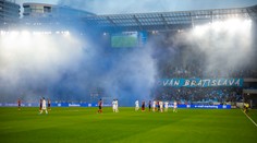 Správanie sa fanúšikov počas derby medzi Slovanom a Trnavou má opäť dohru. Kluby sa nevyhli trestom
