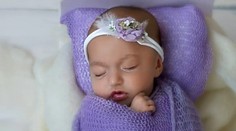 Malá Mia oslávi rok, ale je na úrovni mesačného bábätka. Rehabilitácia stojí veľa peňazí