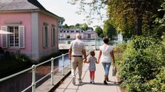 Túžili po dieťati a stali sa najstarším rodičmi v Británii. Po roku im dieťa vzala sociálka