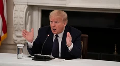Trump obvinil Čínu z celosvetového masového zabíjania