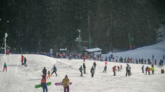 Policajti budú hliadkovať priamo na svahoch, posvietia si aj na agresívnych a opitých