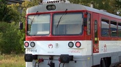 Sme nepoučiteľní! Vlak zrazil cyklistku, na ušiach mala slúchadlá a nepočula signál