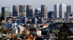Jedna z bánk pozastavila refinancovanie hypoték, teraz sa vracia do normálu. Sadzby medzitým vystrelili nahor