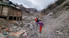 Z osady pri obci Richnava odviezli podvyživené deti, situáciu rieši polícia, lekári aj sociálni pracovníci