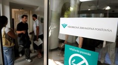 Vláda prerušila debatu o 300 miliónov eur pre VšZP